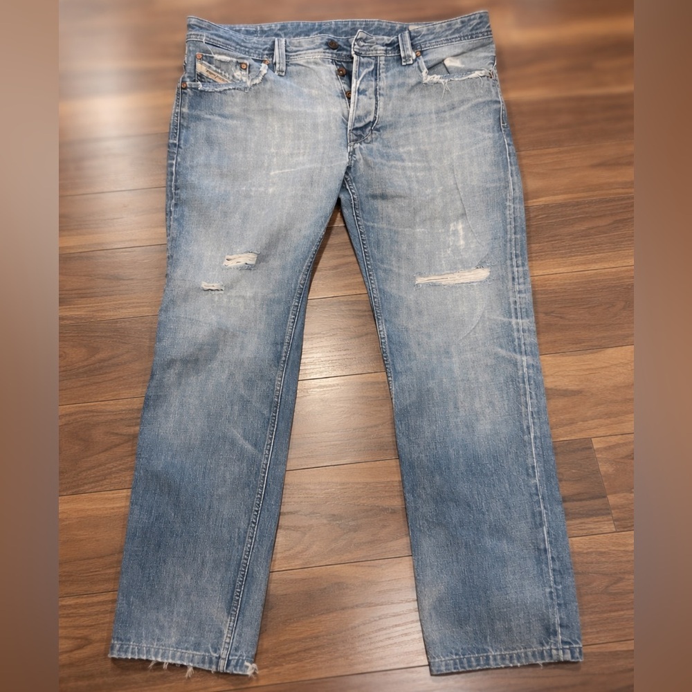 👖 Diesel Men's Light Blue Distressed Jeans